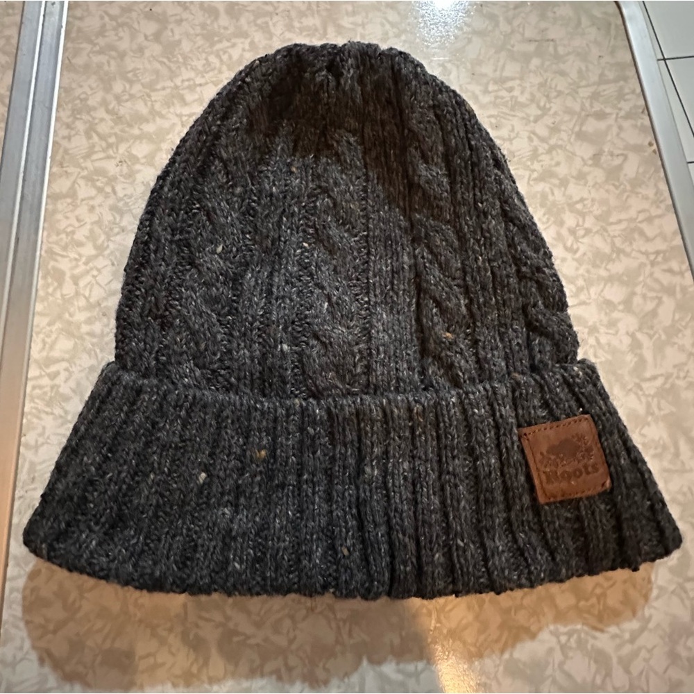 Roots cotton & wool blend cable knit beanie grey